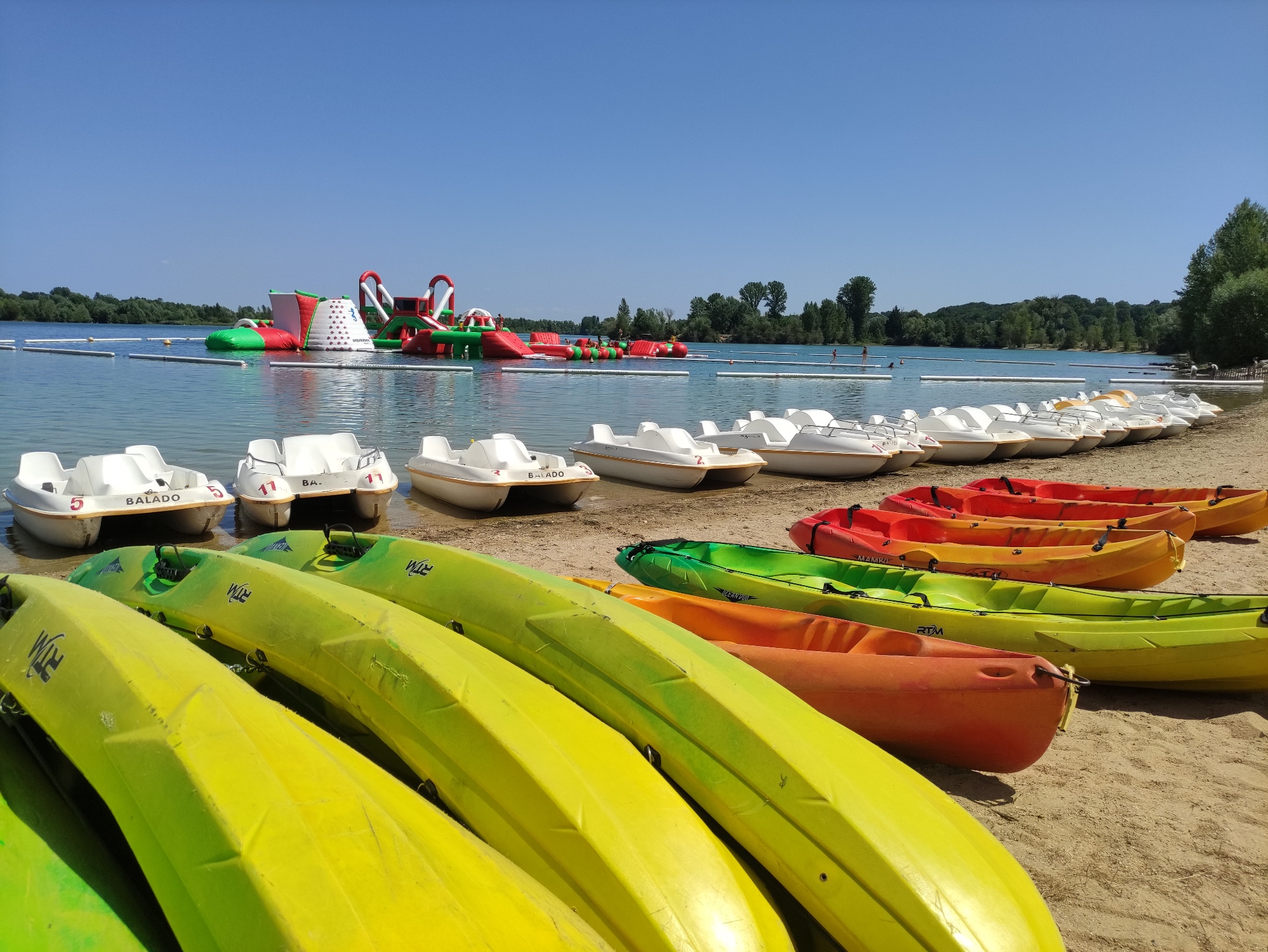 Aquazone Locations nautiques au Domaine du Lac de Saint-Cyr